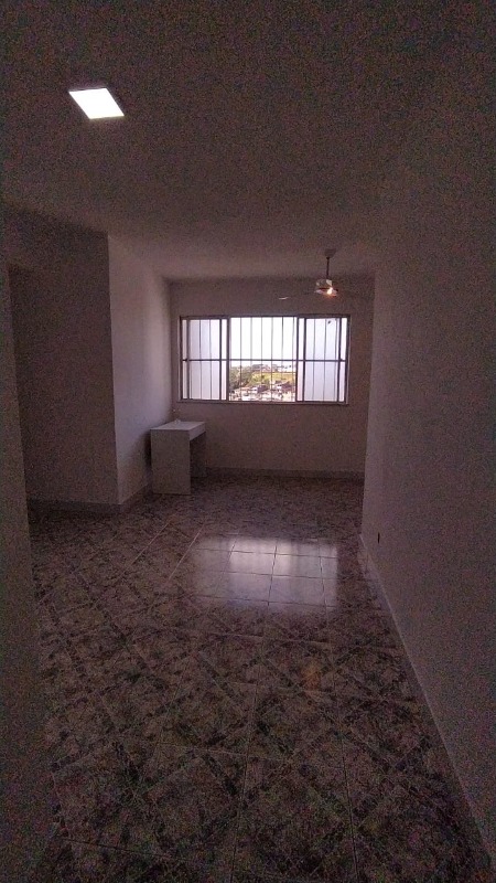 Apartamento à venda com 2 quartos, 65m² - Foto 2