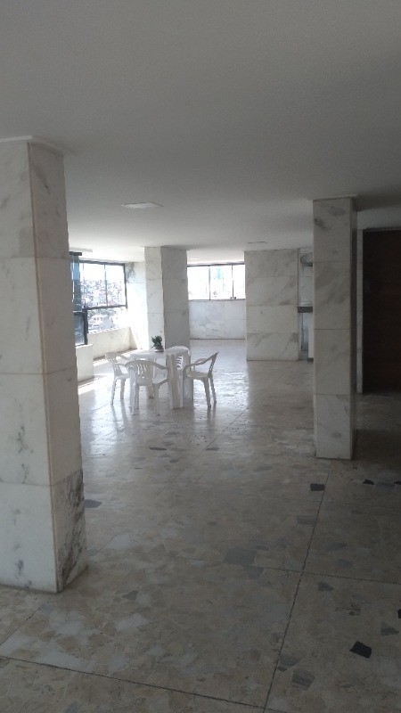 Apartamento à venda com 2 quartos, 70m² - Foto 12