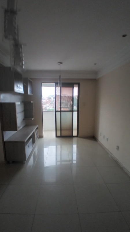 Apartamento à venda com 3 quartos, 69m² - Foto 2