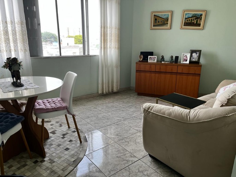 Apartamento à venda com 2 quartos, 70m² - Foto 2