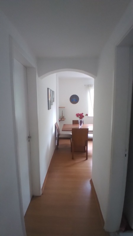 Apartamento à venda com 2 quartos, 70m² - Foto 4