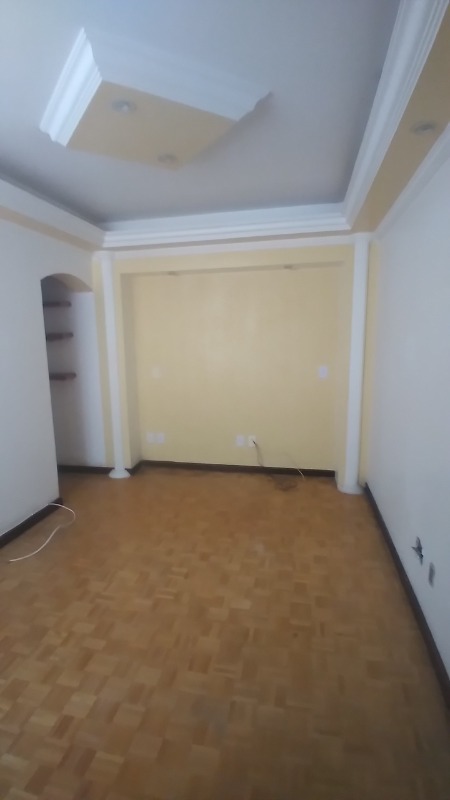 Apartamento à venda com 1 quarto, 50m² - Foto 2