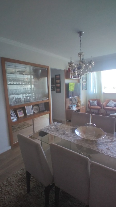 Apartamento à venda com 3 quartos, 70m² - Foto 2