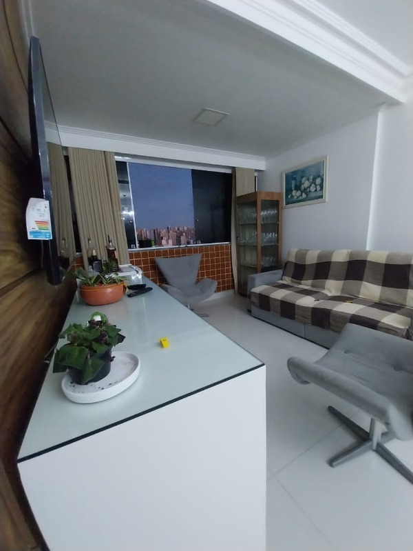 Apartamento à venda com 2 quartos, 70m² - Foto 12