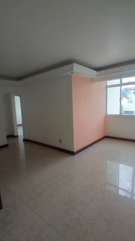 Apartamento à venda com 3 quartos, 85m² - Foto 1