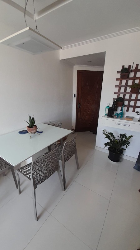 Apartamento à venda com 2 quartos, 70m² - Foto 4