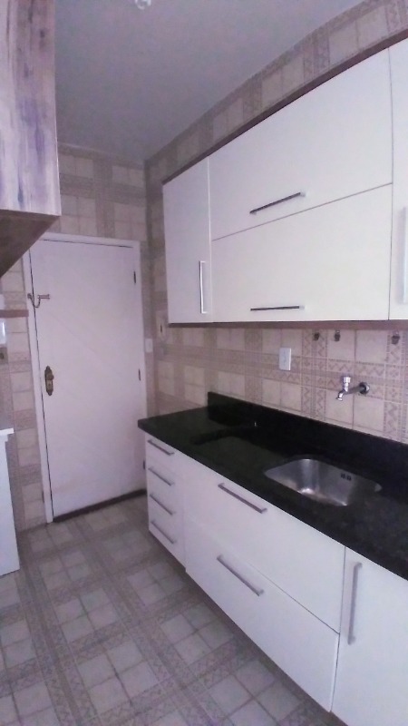 Apartamento à venda com 2 quartos, 70m² - Foto 10