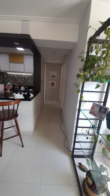 Apartamento à venda com 2 quartos, 70m² - Foto 3