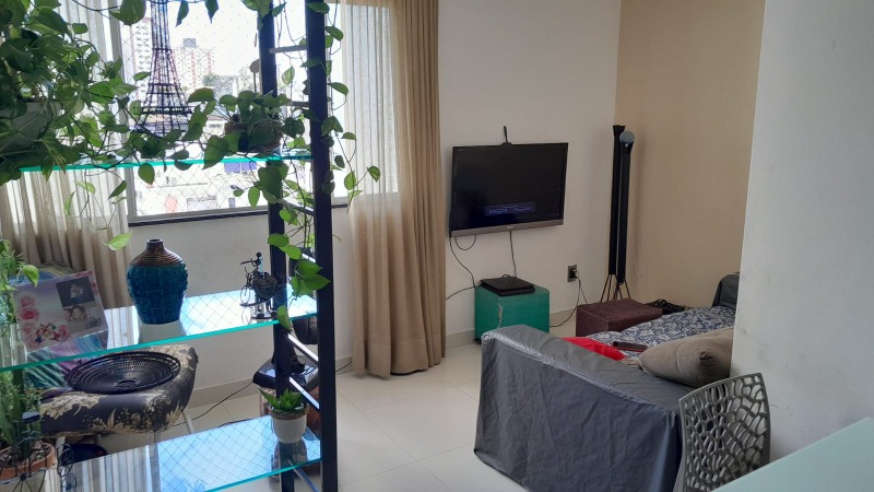 Apartamento à venda com 2 quartos, 70m² - Foto 1