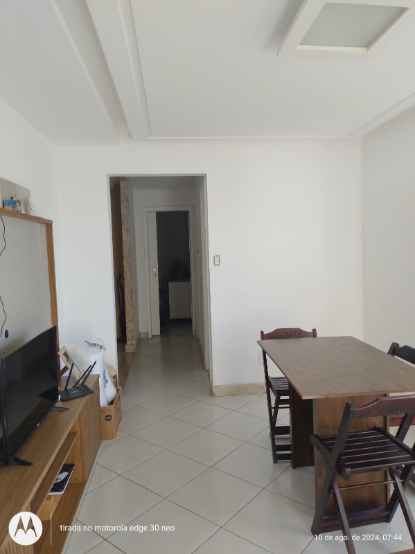 Apartamento à venda com 2 quartos, 70m² - Foto 2