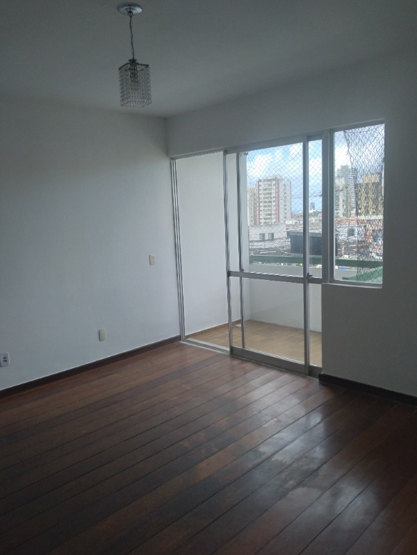 Apartamento à venda com 2 quartos, 800m² - Foto 1