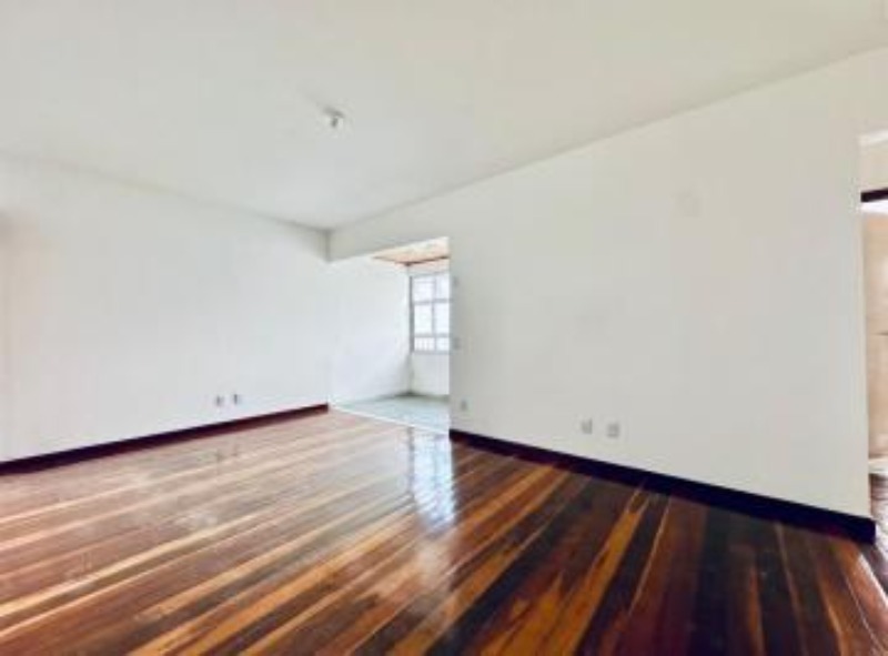 Apartamento à venda com 2 quartos, 80m² - Foto 2