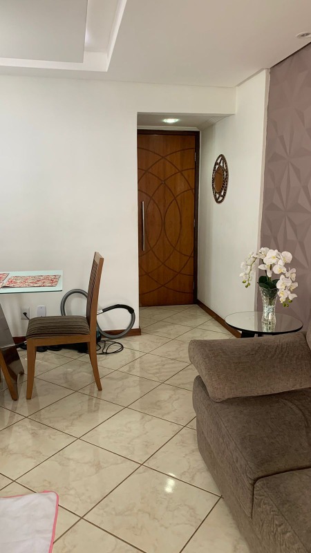 Apartamento à venda com 3 quartos, 80m² - Foto 2