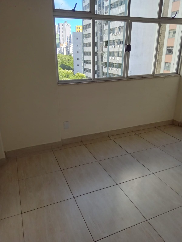 Apartamento à venda com 1 quarto, 50m² - Foto 4