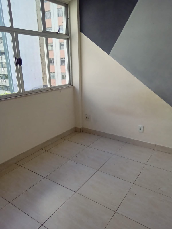 Apartamento à venda com 1 quarto, 50m² - Foto 2