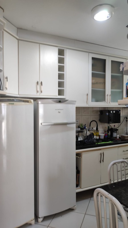 Apartamento à venda com 3 quartos, 95m² - Foto 8