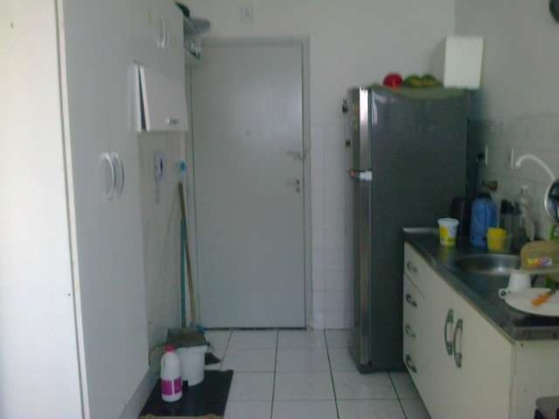 Apartamento à venda com 2 quartos, 75m² - Foto 7