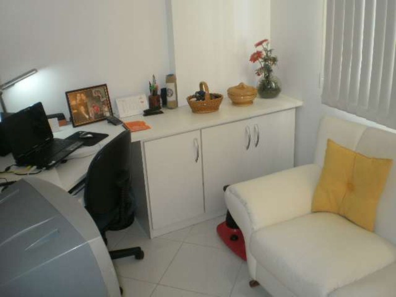 Apartamento à venda com 2 quartos, 60m² - Foto 4