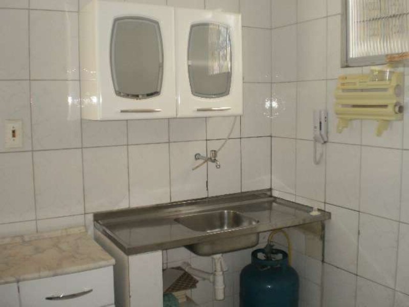 Apartamento à venda com 3 quartos, 75m² - Foto 2