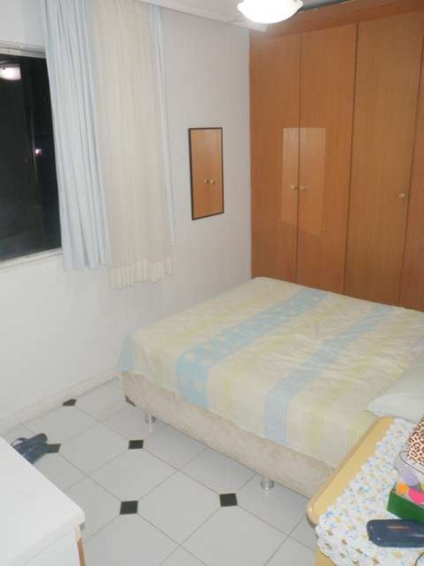 Apartamento à venda com 2 quartos, 67m² - Foto 4