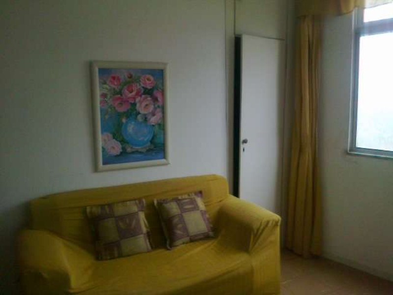 Apartamento à venda com 2 quartos, 80m² - Foto 2