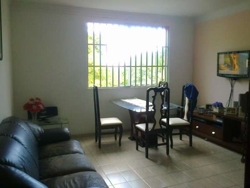 Apartamento à venda com 2 quartos, 70m² - Foto 1