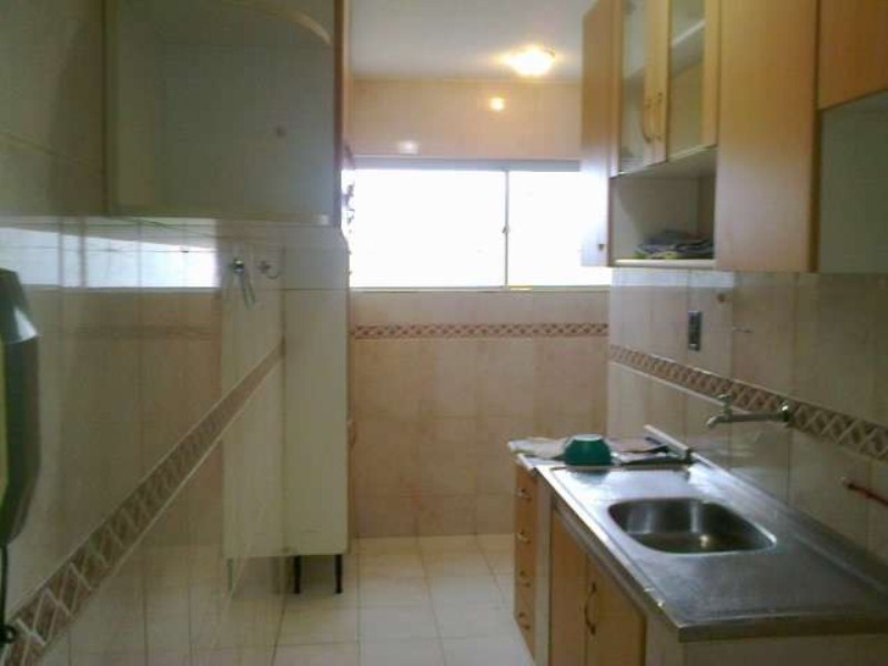 Apartamento à venda com 2 quartos, 60m² - Foto 2