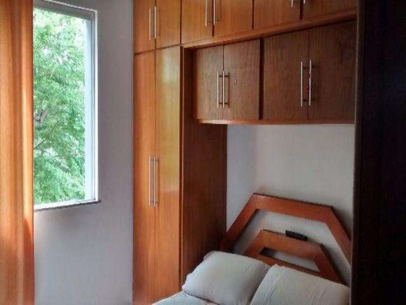 Apartamento à venda com 2 quartos, 70m² - Foto 2