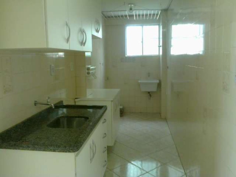 Apartamento à venda com 2 quartos, 65m² - Foto 2