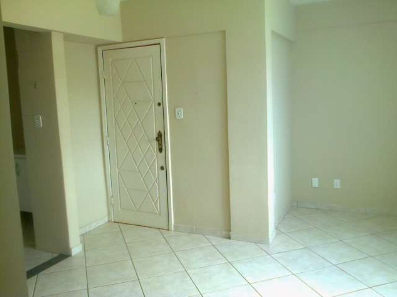 Apartamento à venda com 2 quartos, 65m² - Foto 1