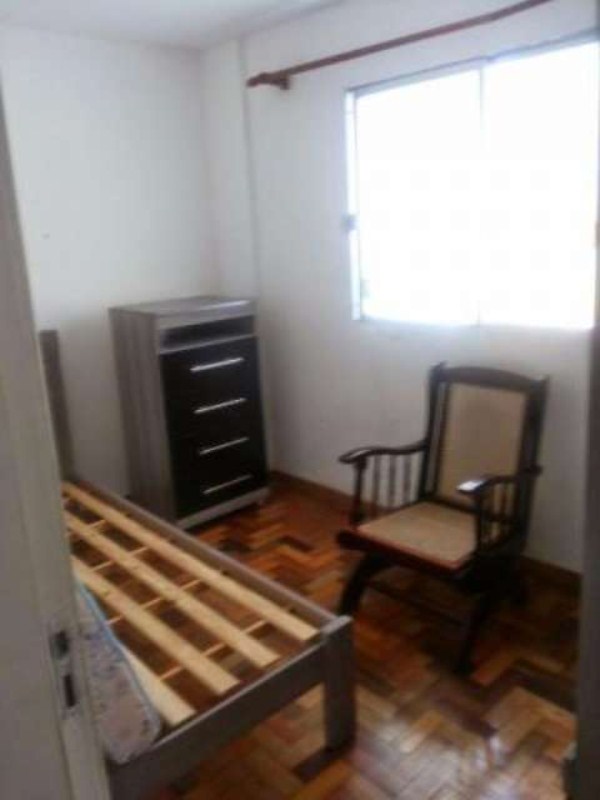 Apartamento à venda com 2 quartos, 68m² - Foto 4