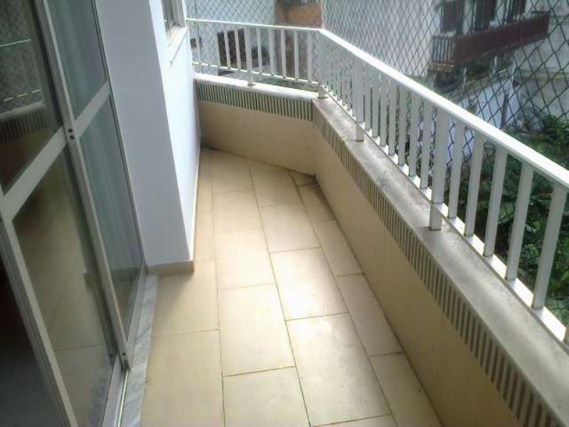 Apartamento à venda com 3 quartos, 80m² - Foto 3