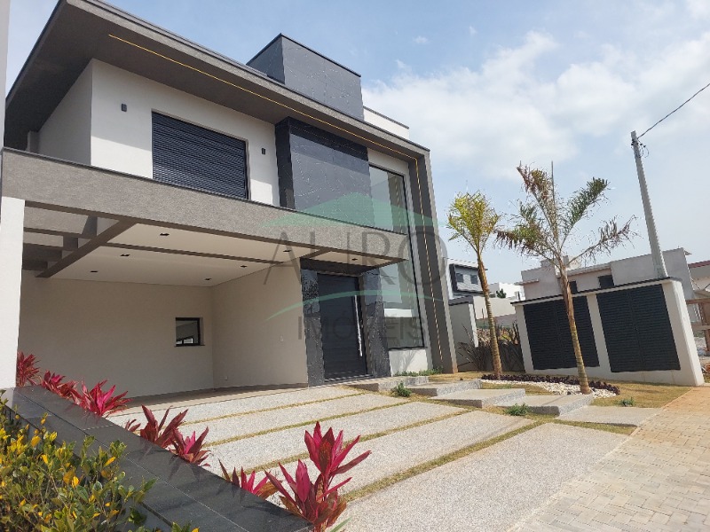 Sobrado à venda com 3 quartos, 230m² - Foto 1