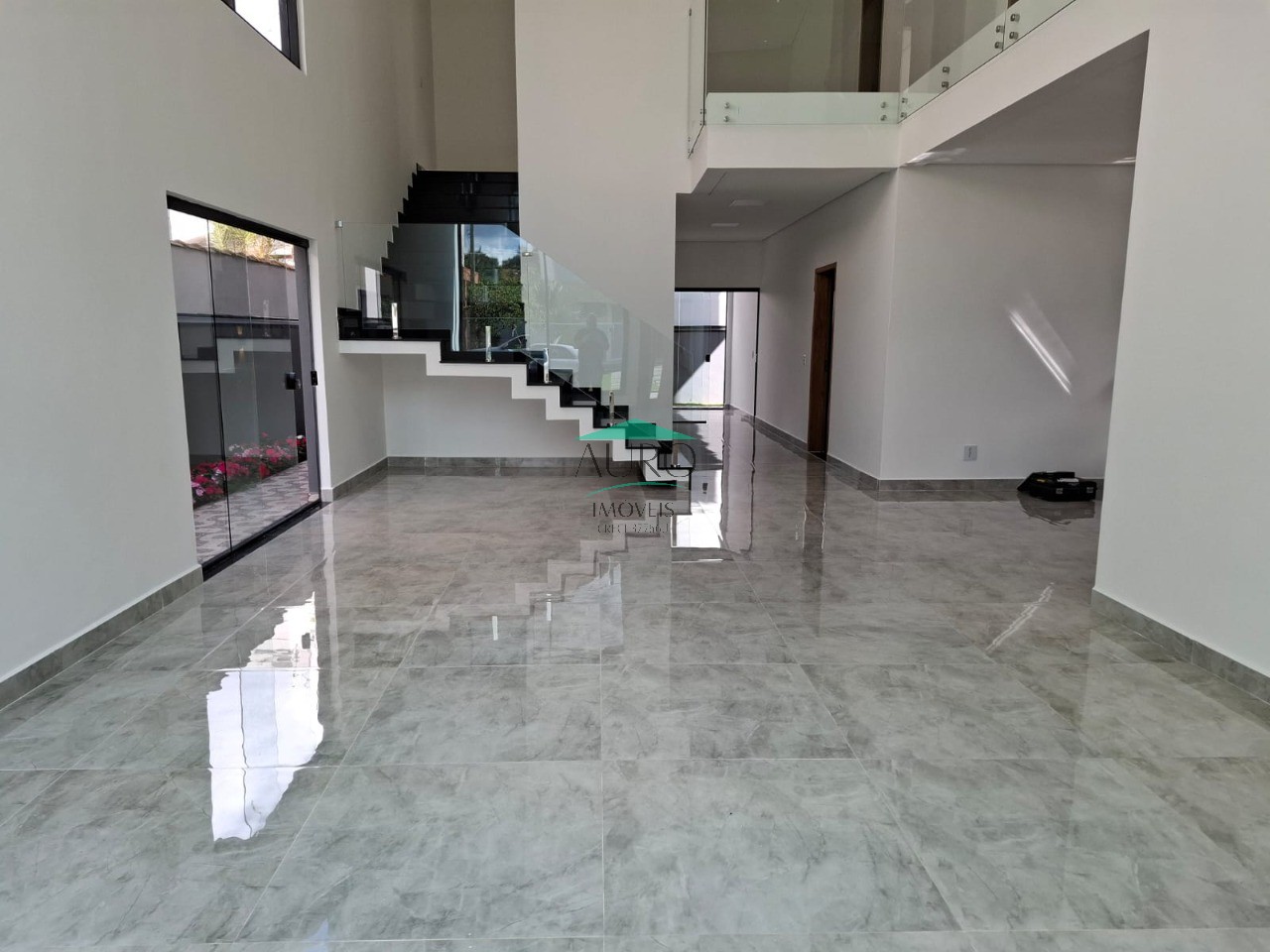 Sobrado, 3 quartos, 319 m² - Foto 2