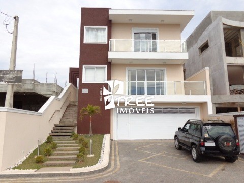 Casa à venda com 3 quartos, 300m² - Foto 1