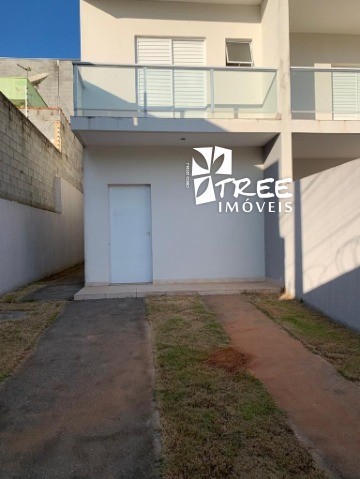 Casa à venda com 2 quartos, 70m² - Foto 1