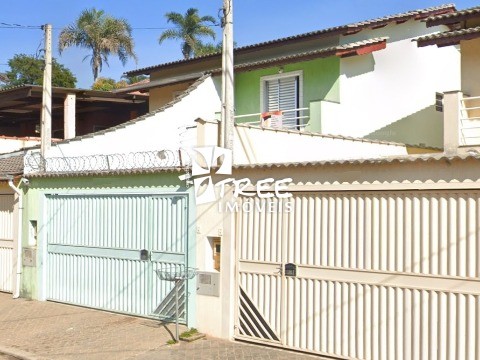 Casa à venda com 2 quartos, 250m² - Foto 2