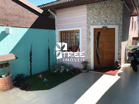 Casa à venda com 3 quartos, 180m² - Foto 1