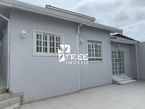 Casa à venda com 3 quartos, 176m² - Foto 1