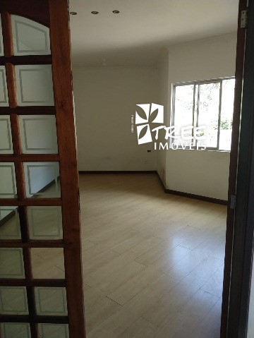 Casa à venda com 3 quartos, 300m² - Foto 3