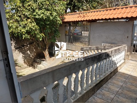 Casa à venda com 3 quartos, 300m² - Foto 2