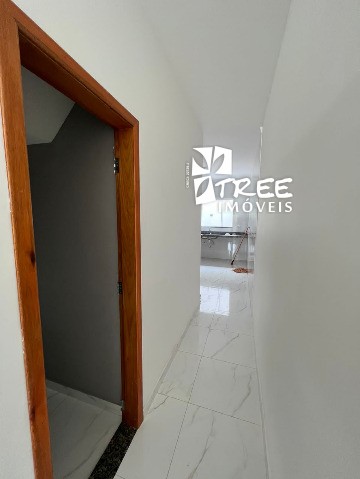 Casa à venda com 2 quartos, 70m² - Foto 4