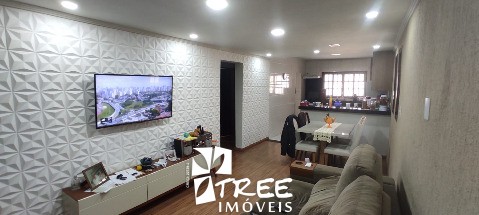 Casa à venda com 3 quartos, 209m² - Foto 1