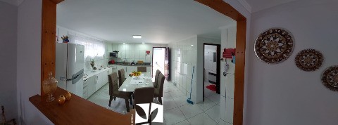 Casa à venda com 4 quartos, 174m² - Foto 2