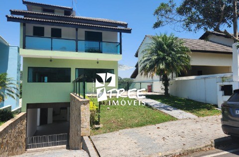 Casa para alugar com 3 quartos, 300m² - Foto 1