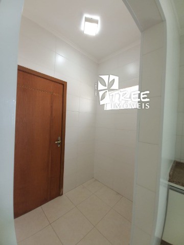 Casa para alugar com 3 quartos, 160m² - Foto 11