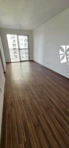 Apartamento à venda com 3 quartos, 75m² - Foto 2