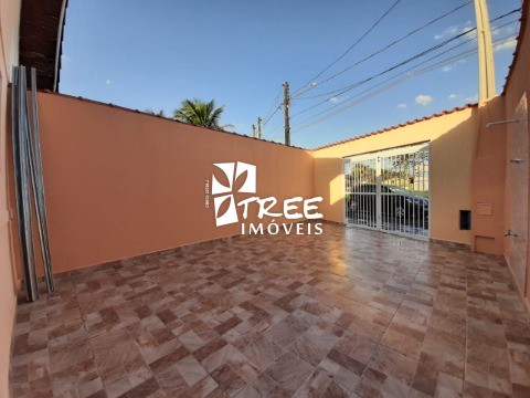 Casa à venda com 3 quartos, 98m² - Foto 1