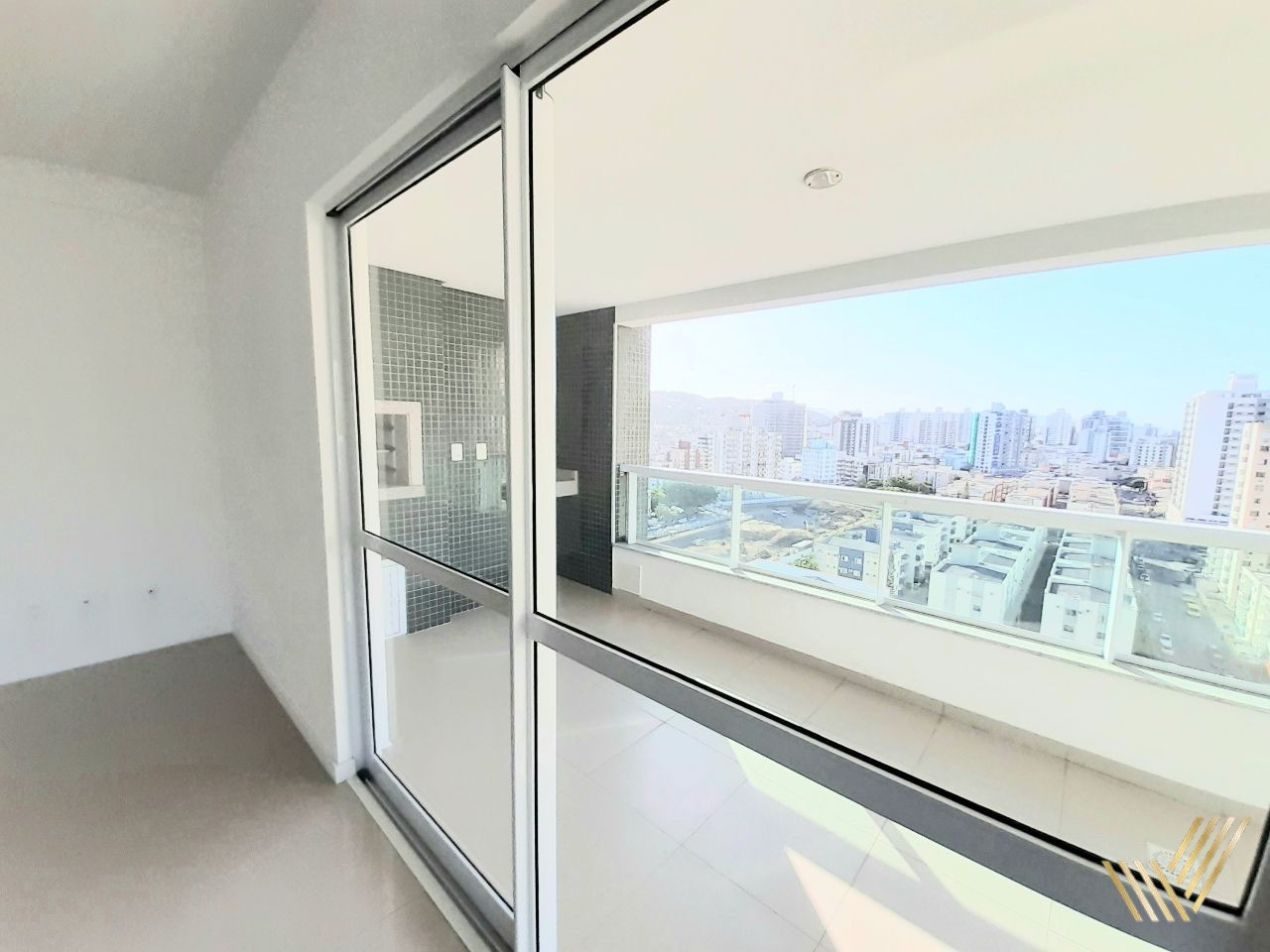 Apartamento à venda com 3 quartos, 156m² - Foto 13