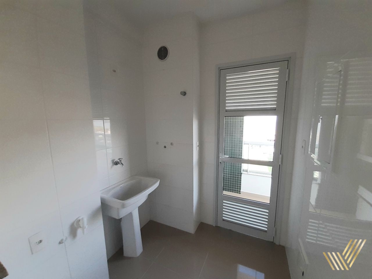 Apartamento à venda com 3 quartos, 106m² - Foto 18